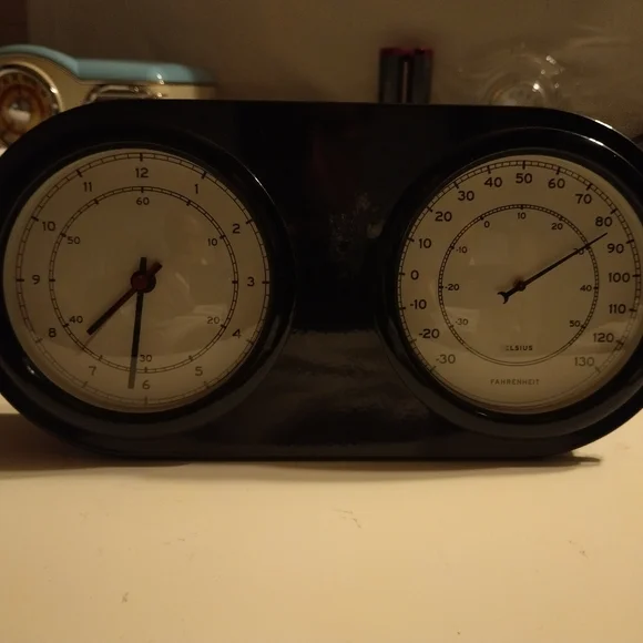 Clock - Picture 2 of 4